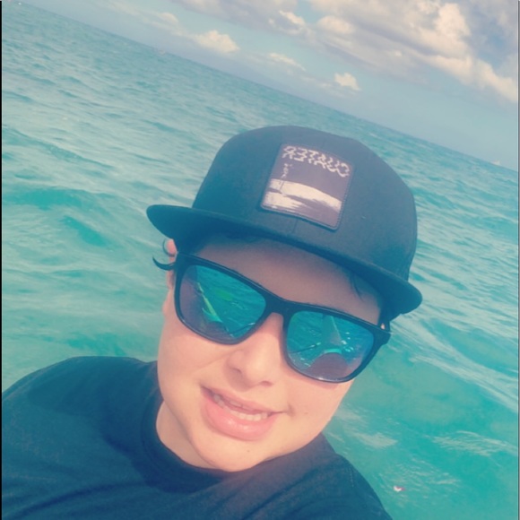 Meet your Posher, Alex - Picture 10 of 10